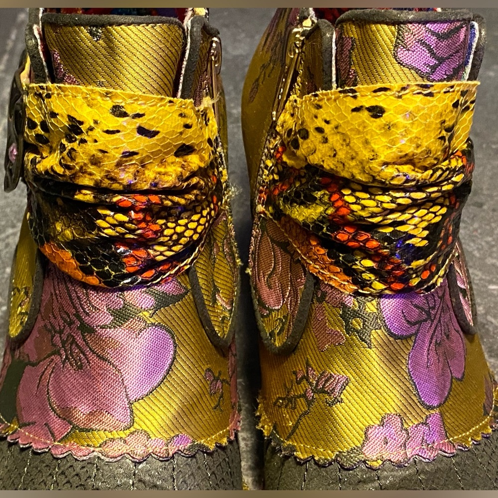 VTG Irregular Choice “Miaow” yellow floral tapestry bootie,Cat buckle,NIB, 39 UK - Picture 10 of 16